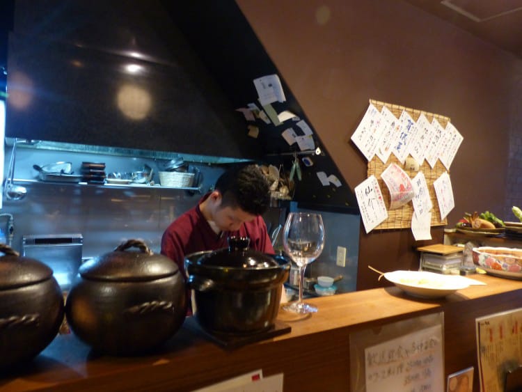 一人でも、接待でも、ちょうどいい距離感。